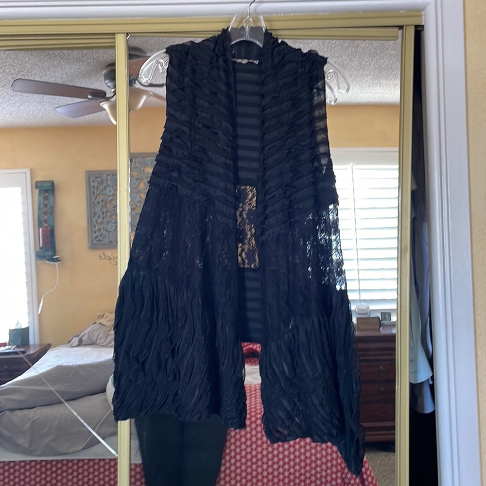 Beautiful black dressy fest with texture